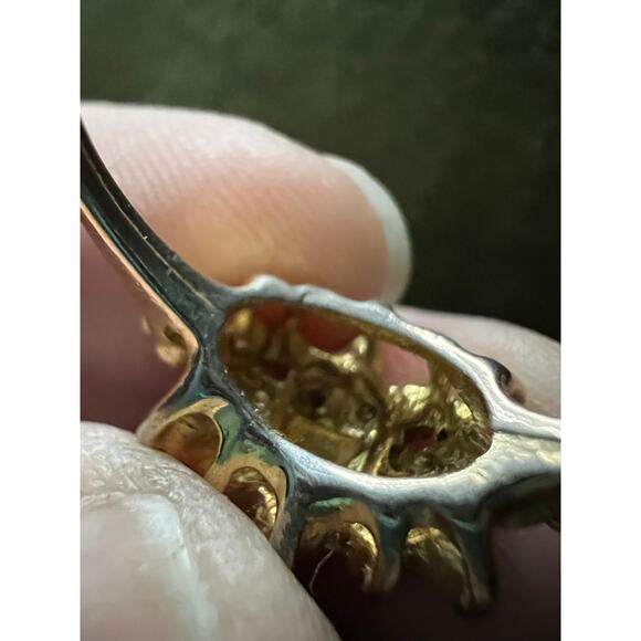 Vintage Gold Tone Opal Rhinestone Ring Size 7.25 Cluster Style Statement Jewelry - Picture 6 of 10